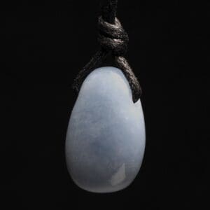 Angeliet hanger doorboord