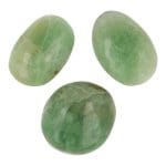 Groene fluoriet knuffelsteen van circa 6cm