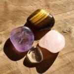 Edelsteen set voor kinderen, bestaande uit amethist, bergkristal, rozenkwarts en tijgeroog