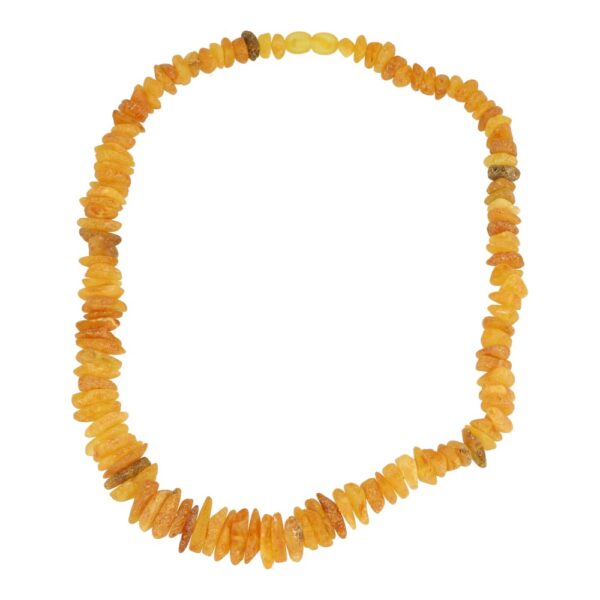 Fraaie barnsteen ketting van ruwe gele barnsteen stukjes en een lengte van 45cm