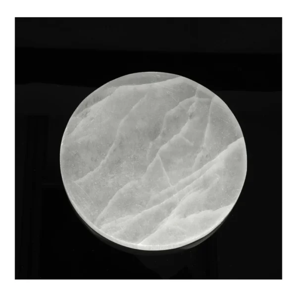 Mooie heldere seleniet schijf van 12cm diameter om sieraden energetisch te reinigen